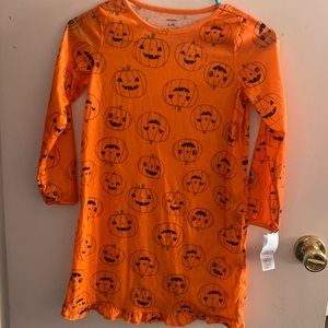 Carter’s size 6-7 Pumpkin nightgown NWT